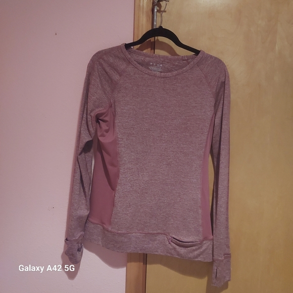 REVA workout top - Picture 6 of 10